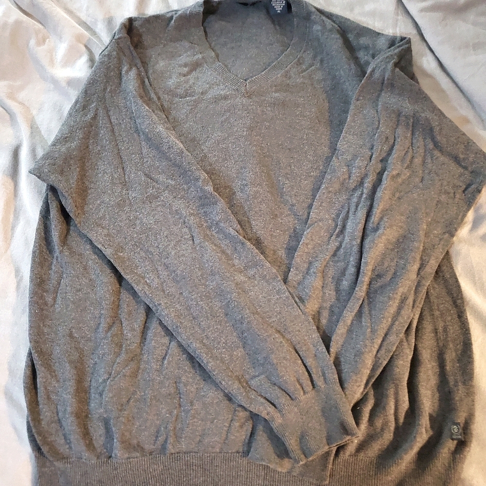 Izod grey v-neck XL sweater